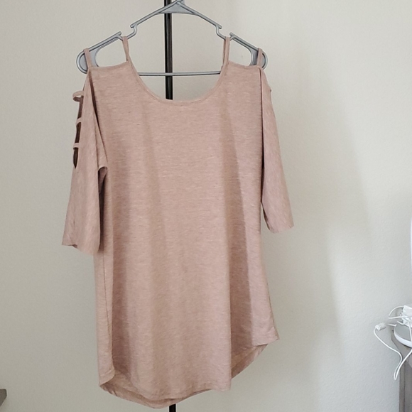 Blush colored mid sleeve shirt - Picture 2 of 3